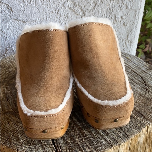 UGG AUBRIANA CLOGS - Picture 3 of 6